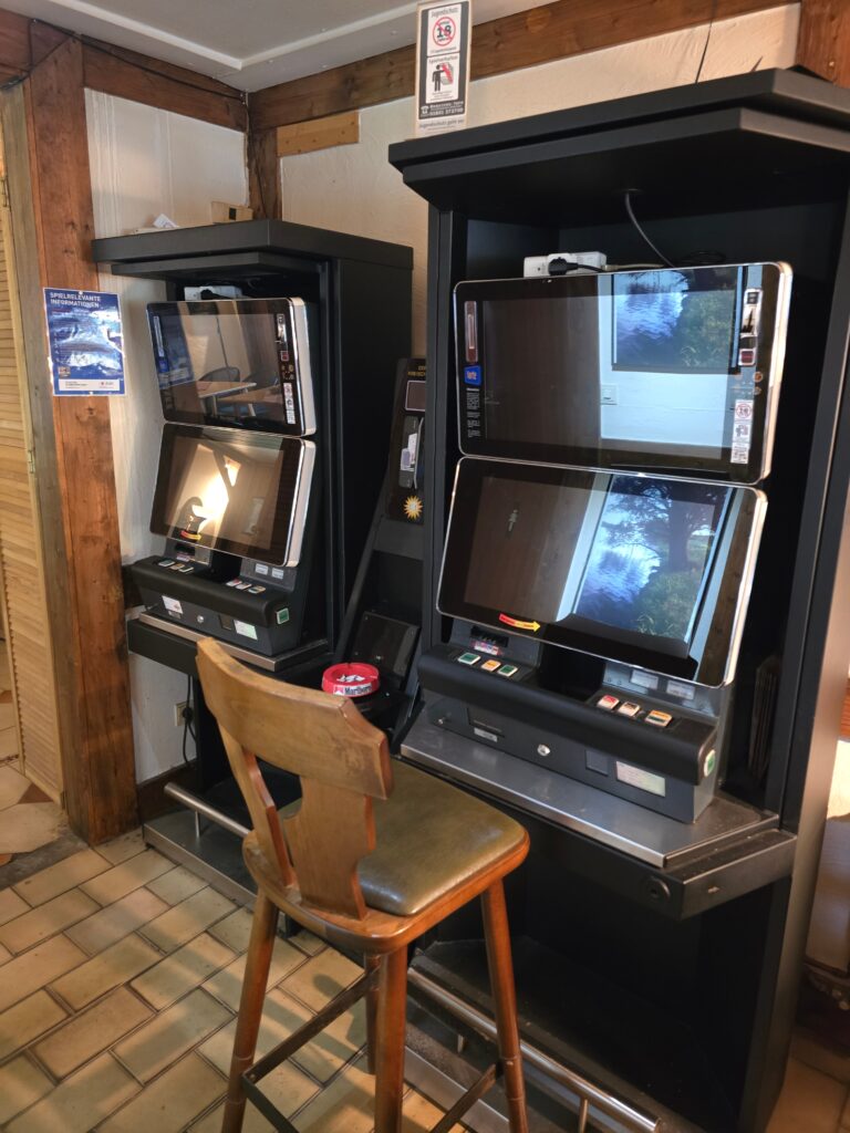 9 Spielautomaten vorne